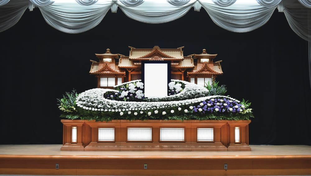 大宝殿の生花祭壇（会員価格2,200,000円）
