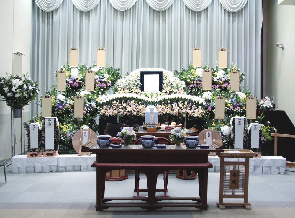 光照殿のシルクフラワー祭壇（会員価格900,000円）
