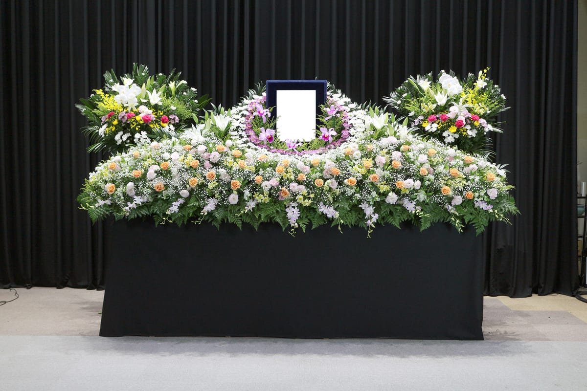 家族葬プラン「あじさい」の祭壇イメージ
